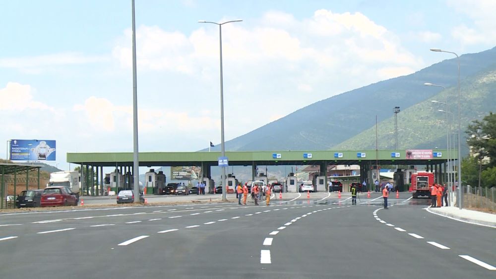 Nis zbatimi i regjimit te lire te trafikut nderkufitar mes Shqiperise e Kosoves